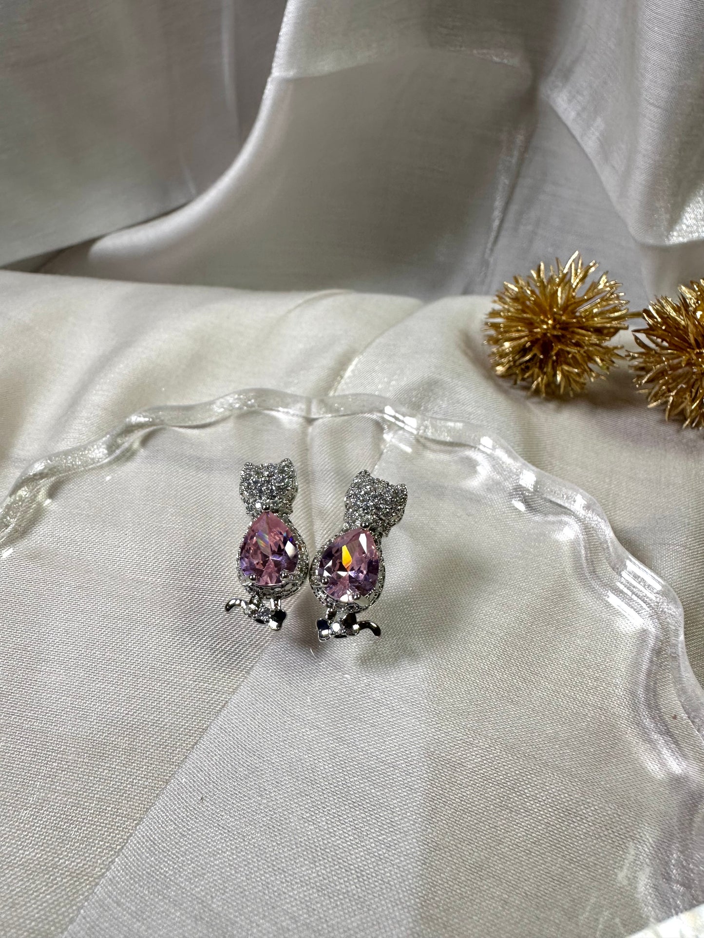 Cat sparkly earrings